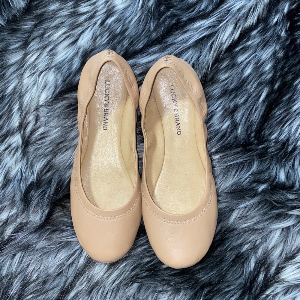 Nude flats